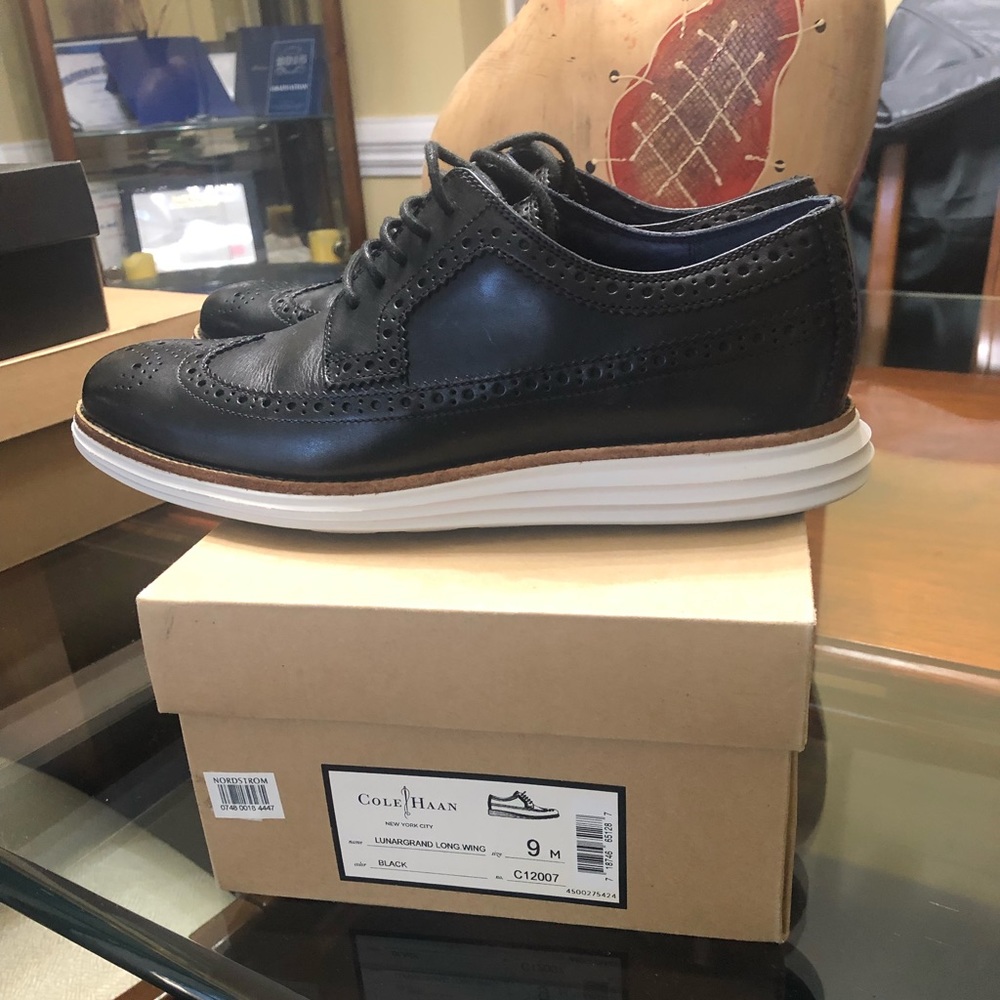 Hi. I’m selling a pair of Cole Haan shoes Size 9M worn twice. - Picture 1 of 4
